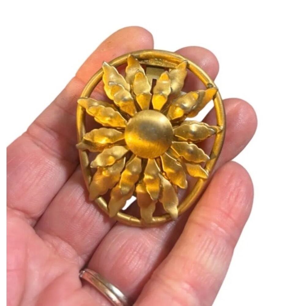 Vintage Sunflower Dress Clip Gold Tone Floral Retro Brooch